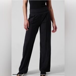 Athleta Nolita High Rise Wide Leg Pant like new - Size 2